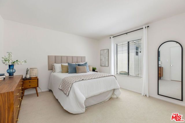 2337 Oak Street 4, Santa Monica, CA 90405
