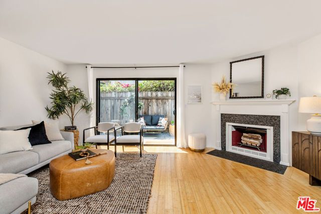 2337 Oak Street 4, Santa Monica, CA 90405