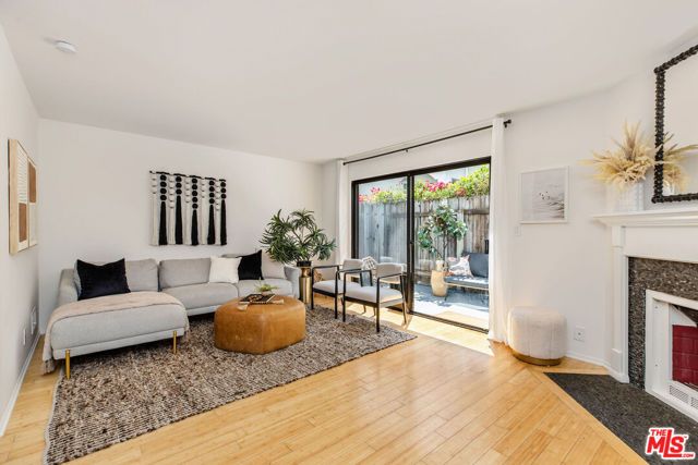 2337 Oak Street 4, Santa Monica, CA 90405