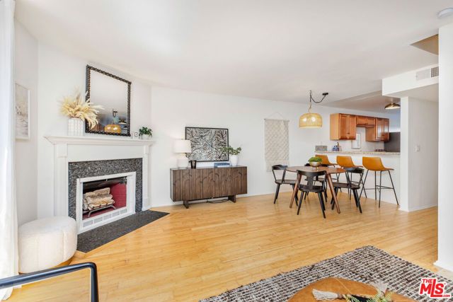 2337 Oak Street 4, Santa Monica, CA 90405