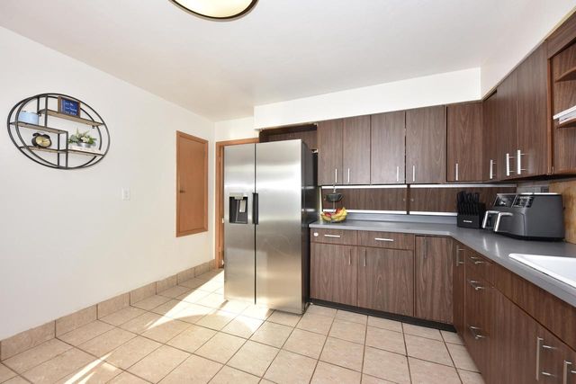 6509 W Warnimont AVENUE, Milwaukee, WI 53220