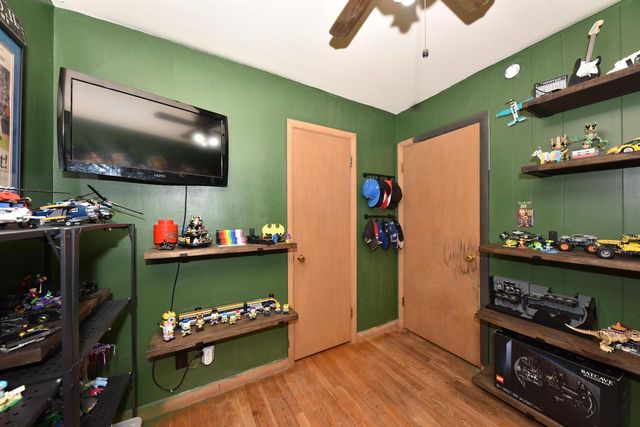 6509 W Warnimont AVENUE, Milwaukee, WI 53220