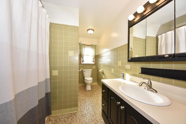 6509 W Warnimont AVENUE, Milwaukee, WI 53220