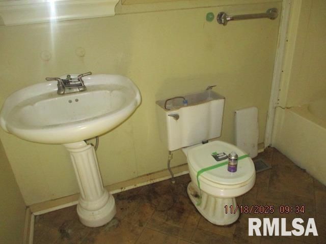 13823 2ND Street, Pekin, IL 61554