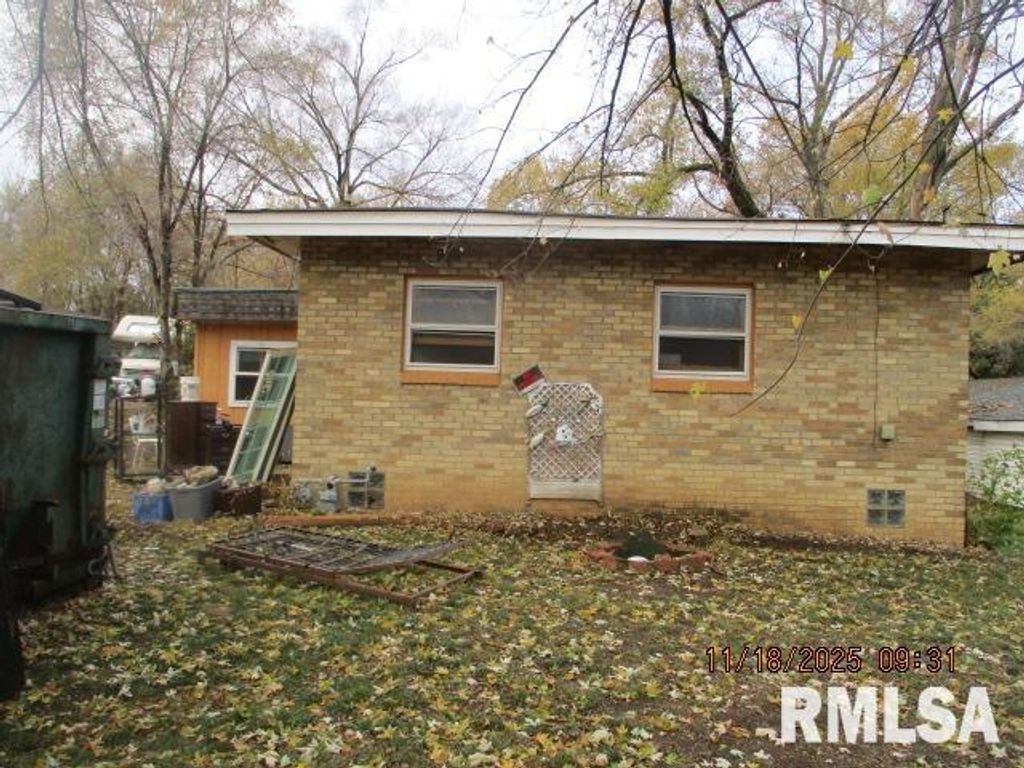 13823 2ND Street, Pekin, IL 61554