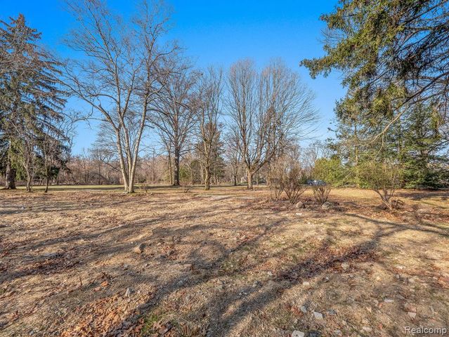 31050 Briarcliff Road, Franklin, MI 48025