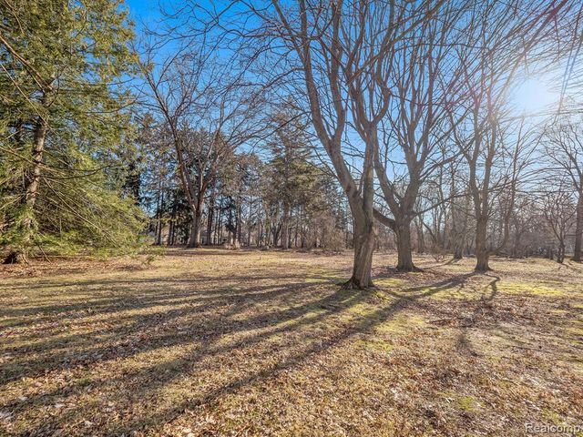 31050 Briarcliff Road, Franklin, MI 48025