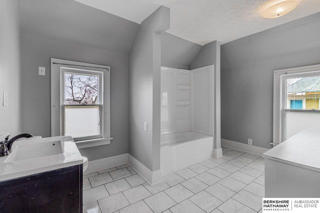 3858 Franklin Street, Omaha, NE 68111