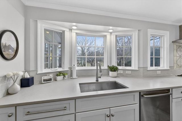 9815 Belinder Road, Leawood, KS 66206