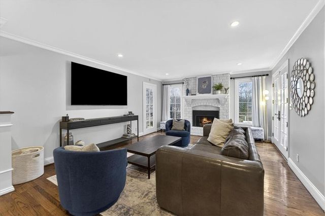 9815 Belinder Road, Leawood, KS 66206