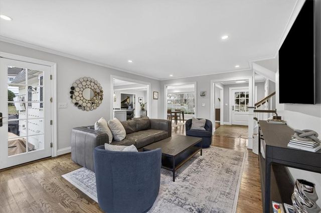 9815 Belinder Road, Leawood, KS 66206