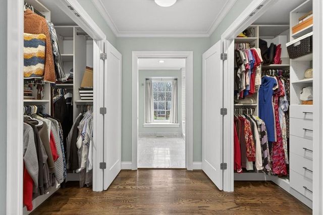 9815 Belinder Road, Leawood, KS 66206