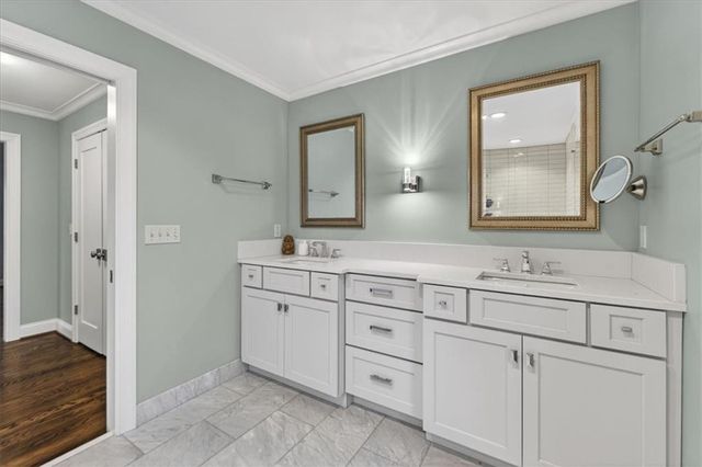 9815 Belinder Road, Leawood, KS 66206