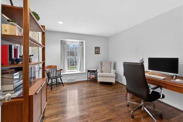 9815 Belinder Road, Leawood, KS 66206