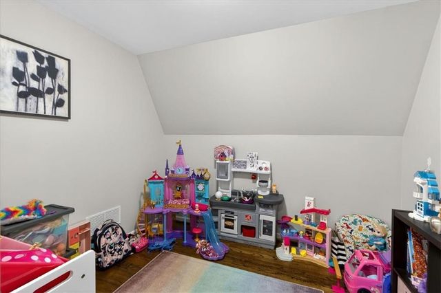 9815 Belinder Road, Leawood, KS 66206