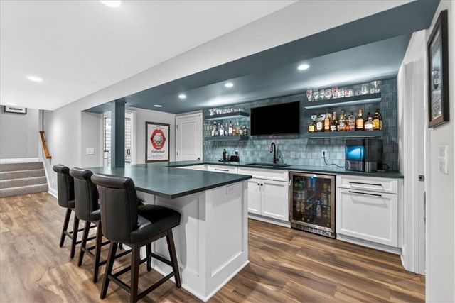 9815 Belinder Road, Leawood, KS 66206