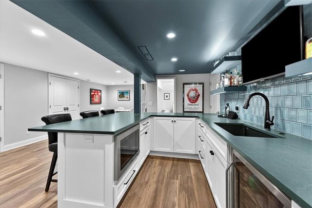 9815 Belinder Road, Leawood, KS 66206