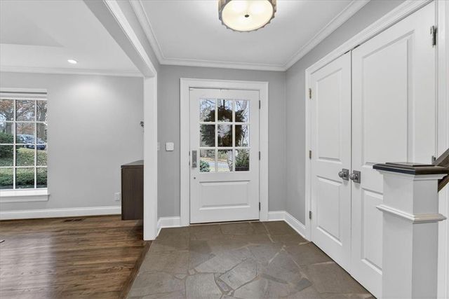 9815 Belinder Road, Leawood, KS 66206