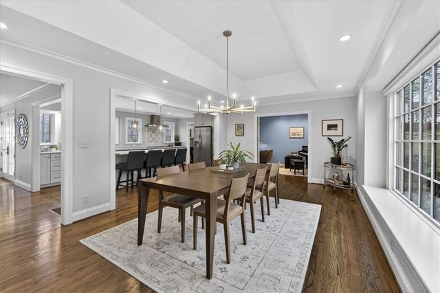 9815 Belinder Road, Leawood, KS 66206