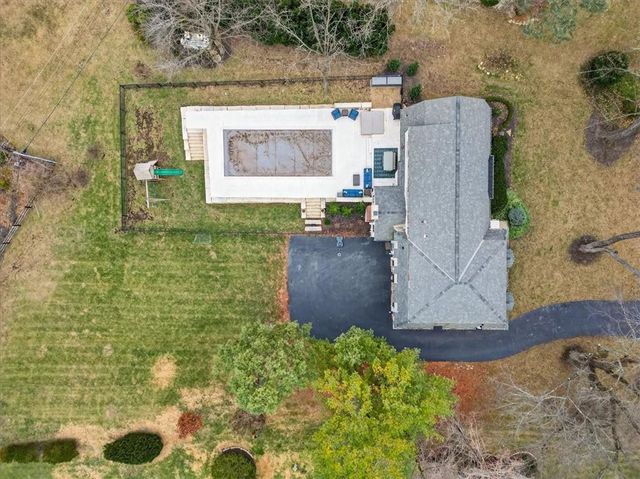 9815 Belinder Road, Leawood, KS 66206