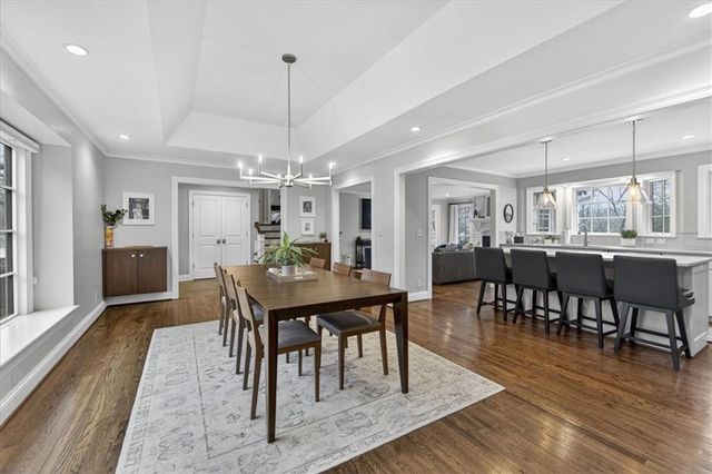 9815 Belinder Road, Leawood, KS 66206