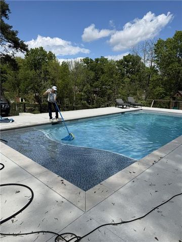 9815 Belinder Road, Leawood, KS 66206