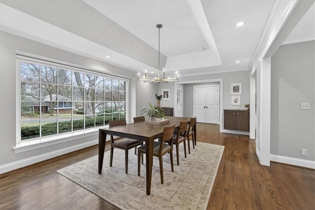 9815 Belinder Road, Leawood, KS 66206