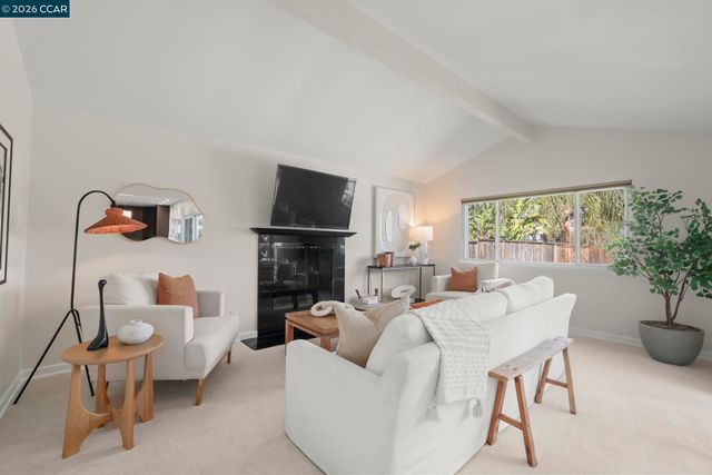 324 York Court, Walnut Creek, CA 94598