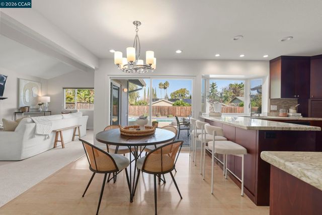 324 York Court, Walnut Creek, CA 94598