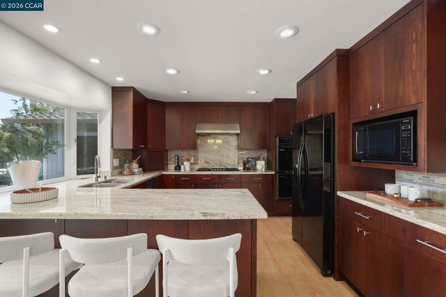 324 York Court, Walnut Creek, CA 94598