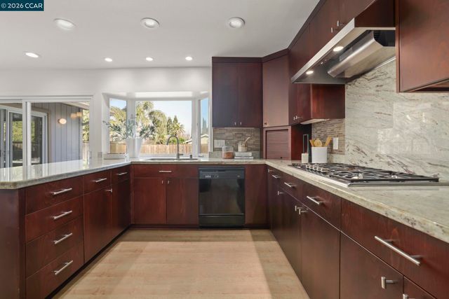 324 York Court, Walnut Creek, CA 94598