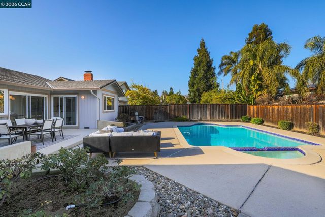 324 York Court, Walnut Creek, CA 94598