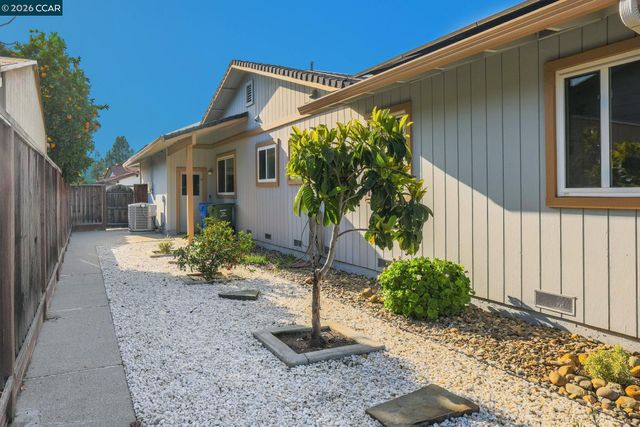 324 York Court, Walnut Creek, CA 94598