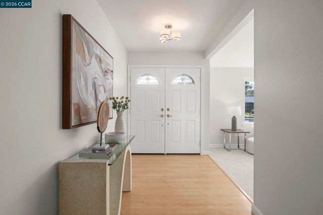 324 York Court, Walnut Creek, CA 94598