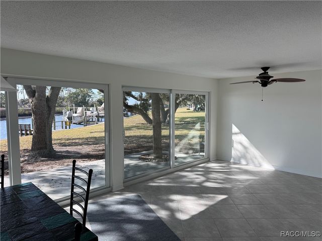 11604 W Bayshore Drive, Crystal River, FL 34429
