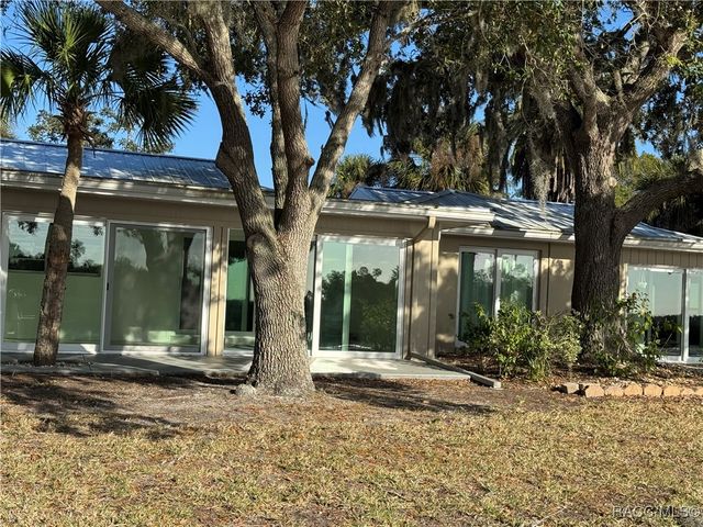 11604 W Bayshore Drive, Crystal River, FL 34429