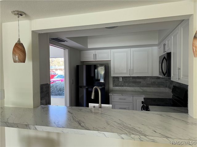 11604 W Bayshore Drive, Crystal River, FL 34429