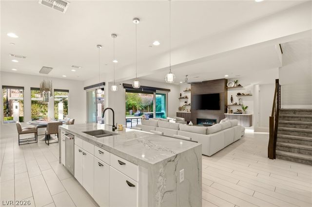 2158 Alto Vista Drive, Henderson, NV 89052