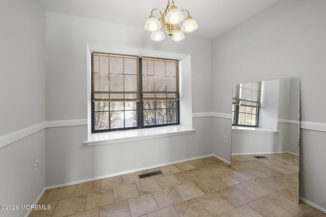 2305 Gulfstream Way, Toms River, NJ 08755