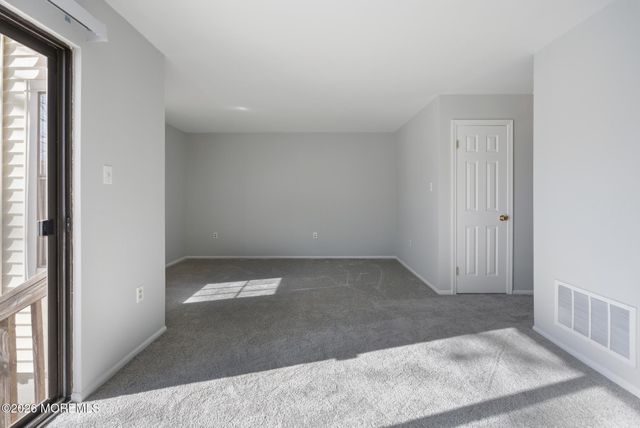 2305 Gulfstream Way, Toms River, NJ 08755