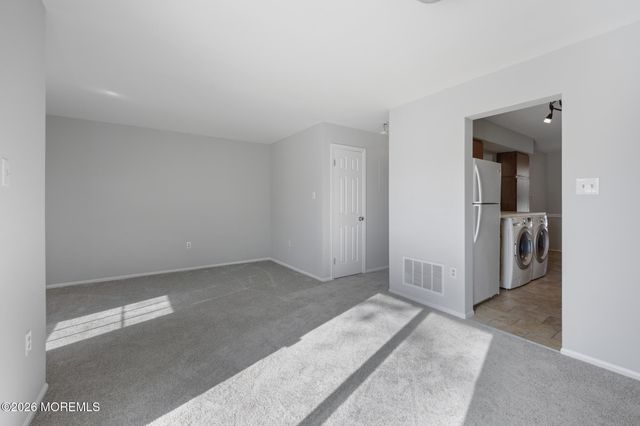 2305 Gulfstream Way, Toms River, NJ 08755