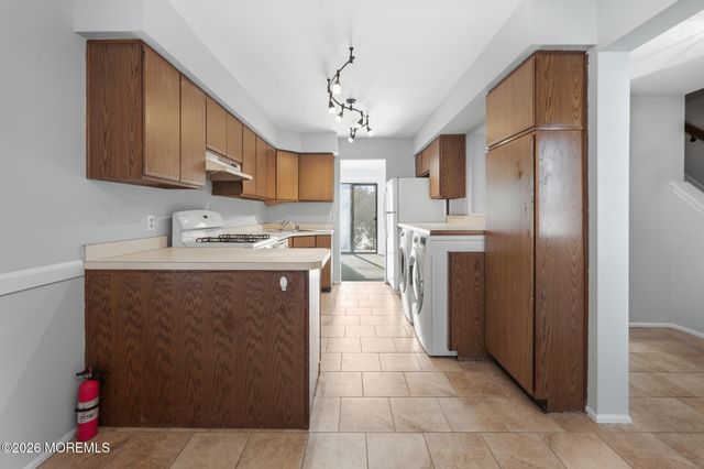 2305 Gulfstream Way, Toms River, NJ 08755