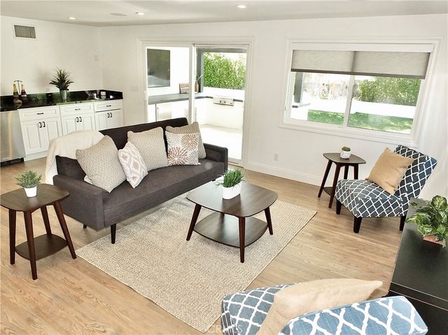 2443 Fordham, Costa Mesa, CA 92626