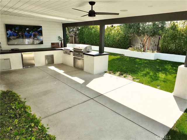 2443 Fordham, Costa Mesa, CA 92626