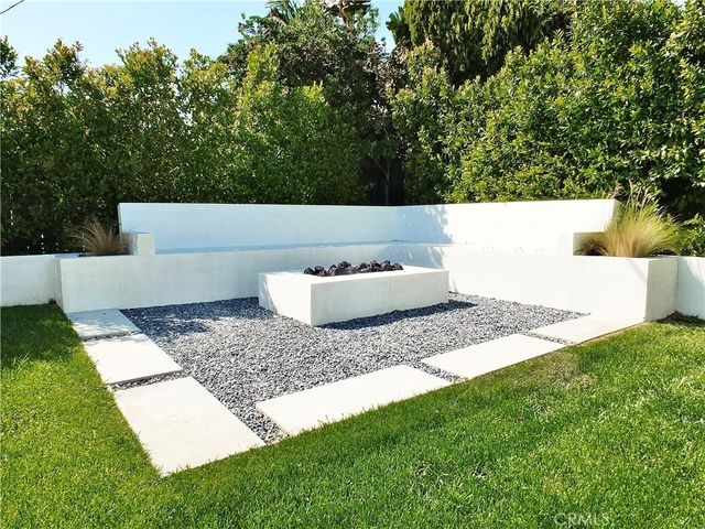 2443 Fordham, Costa Mesa, CA 92626