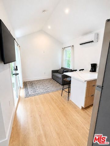 6138 Carlos Avenue A, Los Angeles, CA 90028
