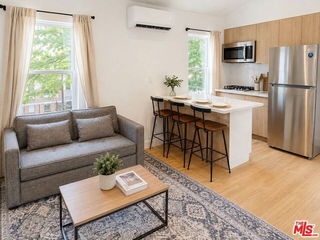 6138 Carlos Avenue A, Los Angeles, CA 90028