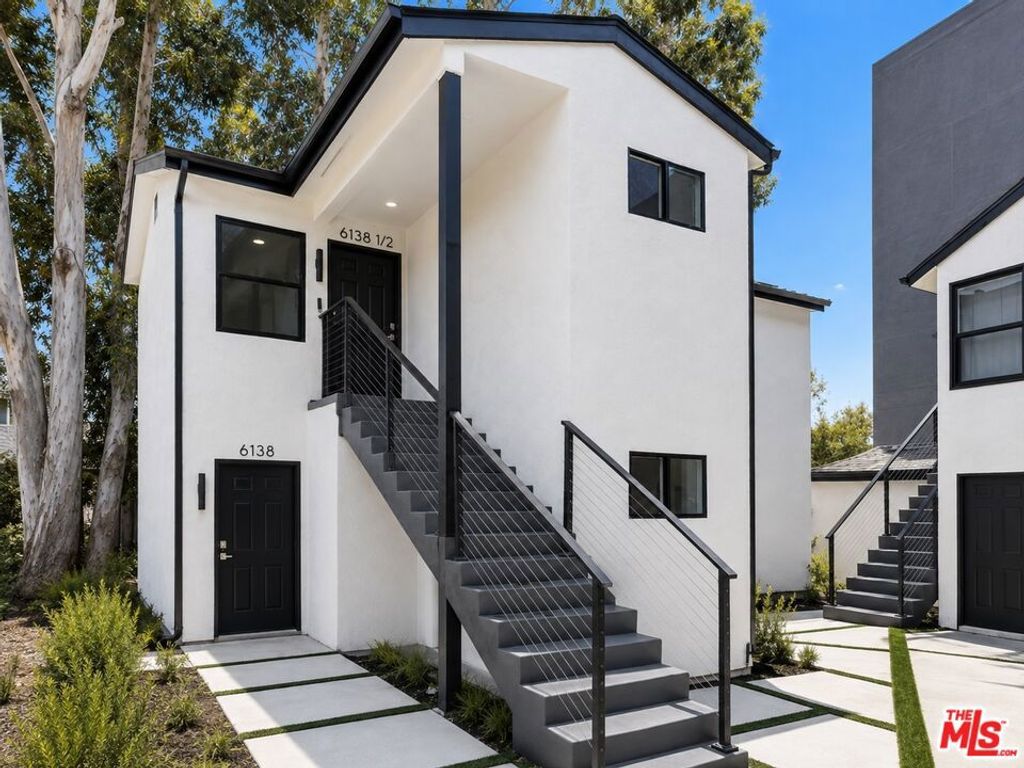 6138 Carlos Avenue A, Los Angeles, CA 90028