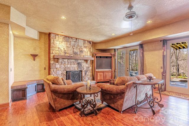 414 Trails End, Bryson City, NC 28713