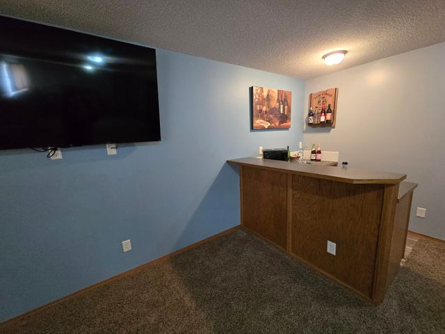 8841 N Hidden Lane, Park City, KS 67147